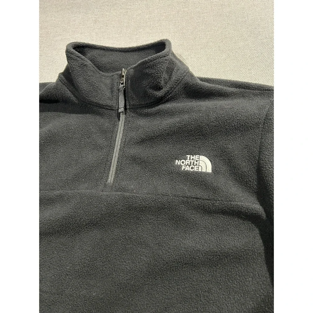 The North Face Mens Circular Design 1/4 Zip Fleece Pullover Black Small NF0A7UJO